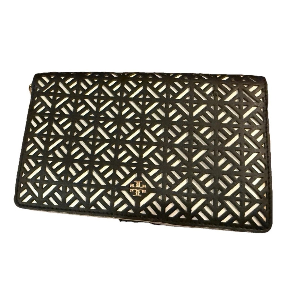 Tory‎ Burch Fret-T wallet Wrislet on a Black & White Lace Cut Out Zip Around